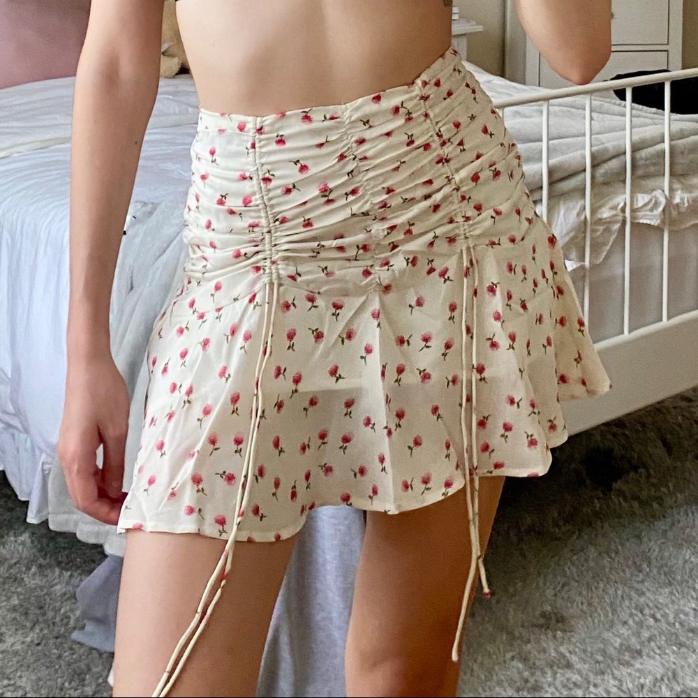 NWT Princess Polly White floral mini skirt